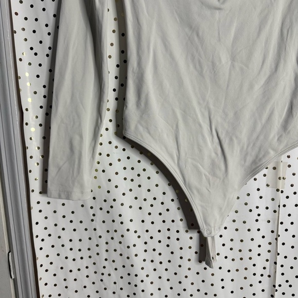 Babaton Cream Long Sleeve Bodysuit - Picture 3 of 9